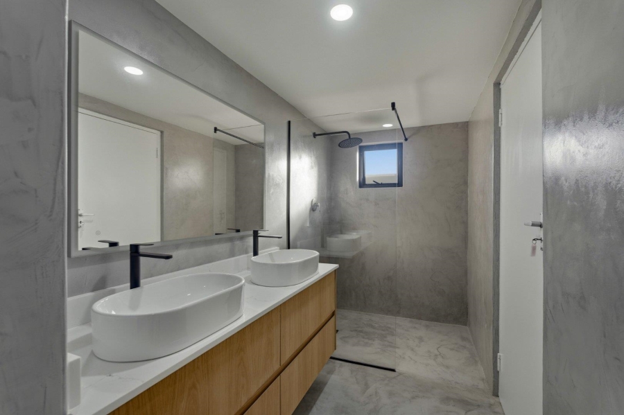 3 Bedroom Property for Sale in Clifton Western Cape